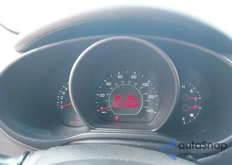 2016 Kia Soul z USA, uszkodzony, nr VIN KNDJN2A28G7852471